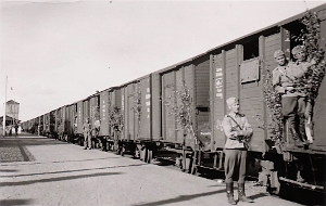 Höyryjuna vie joukkoja