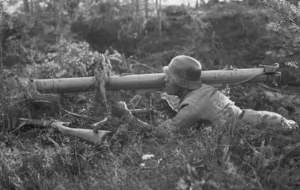 Panssarintorjuntaa Ihantalassa